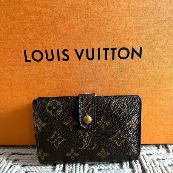 Louis Vuitton Kisslock Monogram Bifold Wallet - Picture 1 of 11